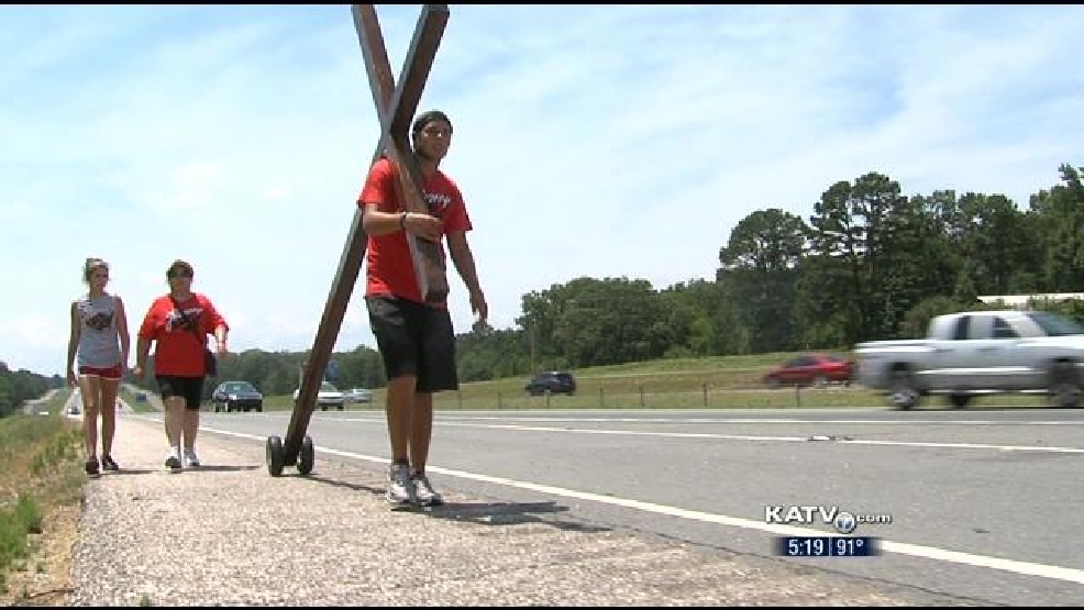 Teen carrying cross hundreds of miles for spiritual journey KATV