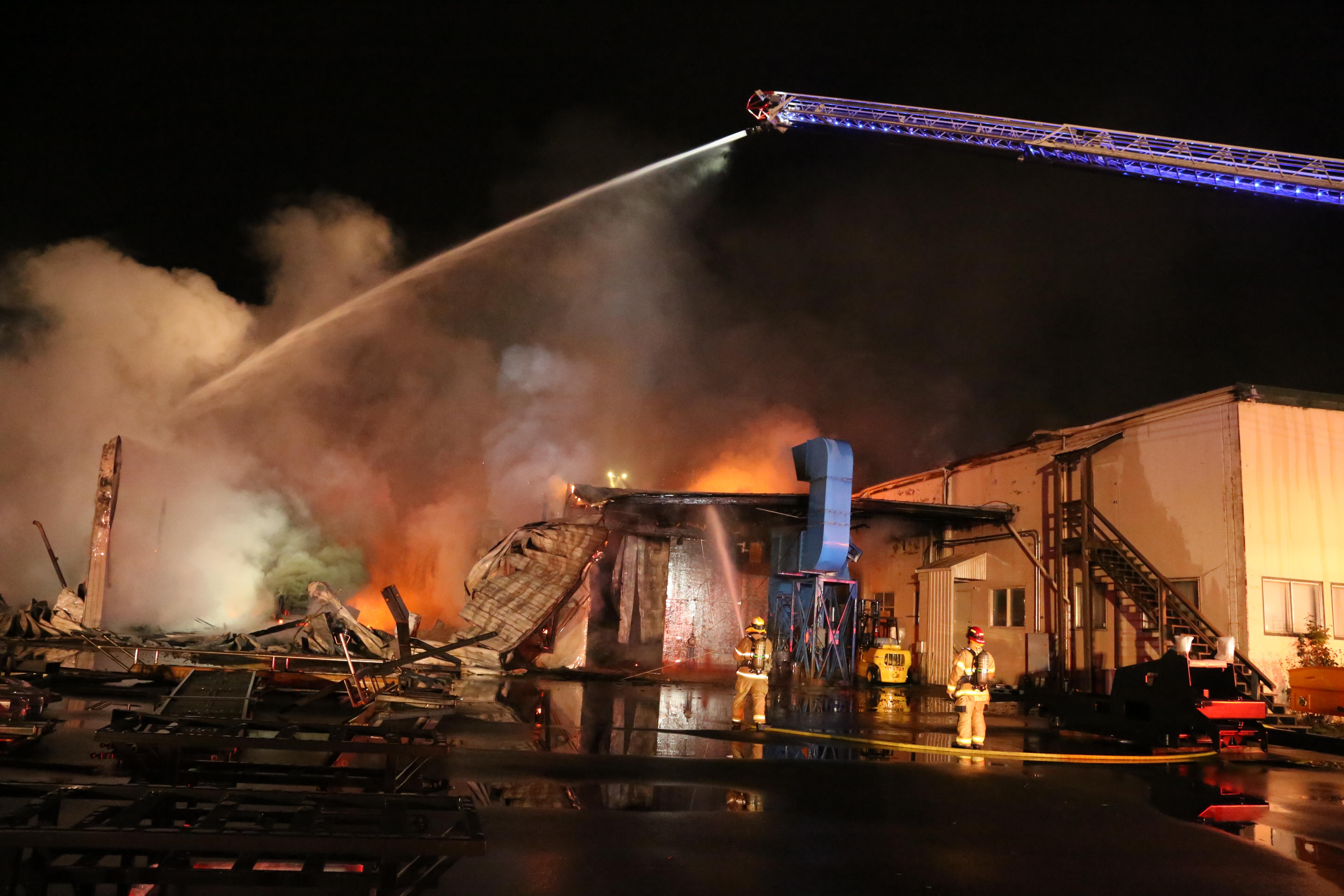 Oregon Powder Coating fire PHOTOS KMTR