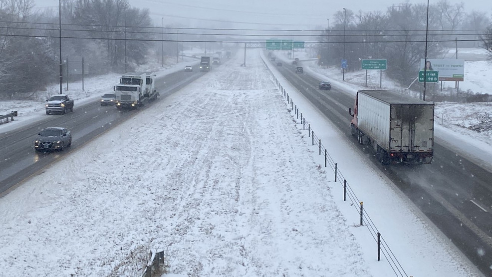 Springfield residents react to first major snowfall of winter WICS