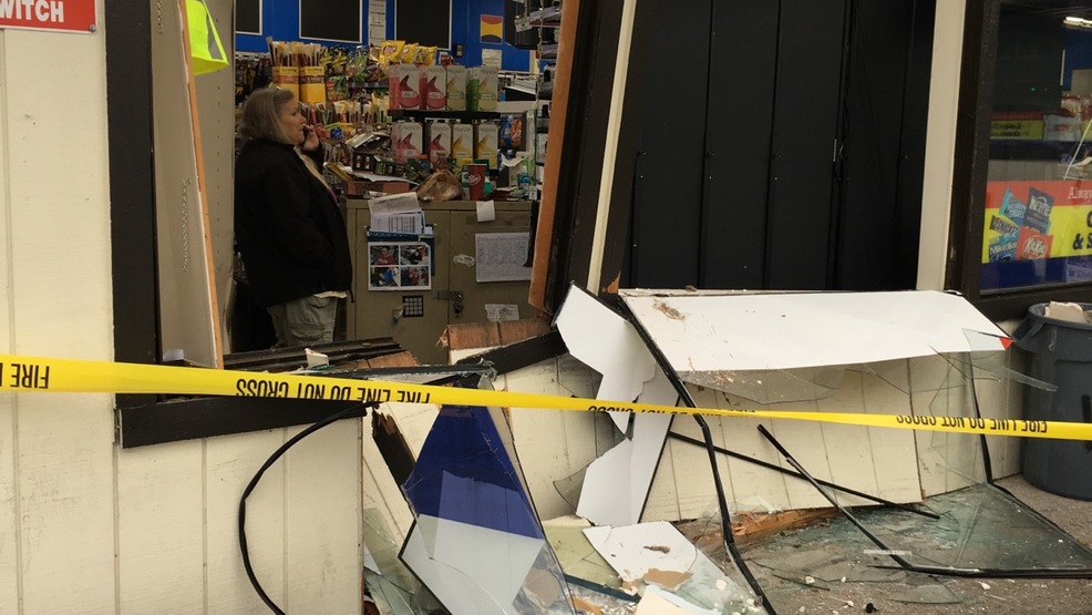 Driver Crashes Into Gresham Plaid Pantry Katu