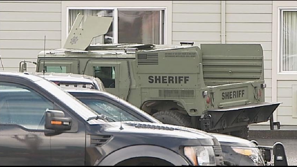 Police Suspect In Custody After 4 Hour Standoff At Cottage Grove Motel