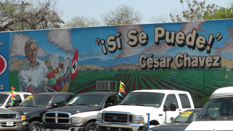 Cesar Chavez_Mural_-_East_Side.jpg Cesar Chavez_Mural_-_East_Side.jpg