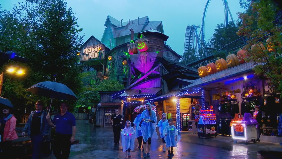 Dollywood's Great Pumpkin LumiNights returns for 2019 Halloween season! WLOS
