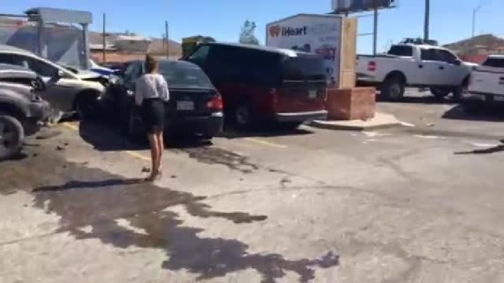 Developing Multivehicle crash in west El Paso sends 1 to hospital KFOX